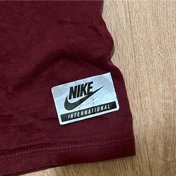 Nike Sportswear International Long Sleeve Tee Burgundy Size Large - Picture 4 of 4